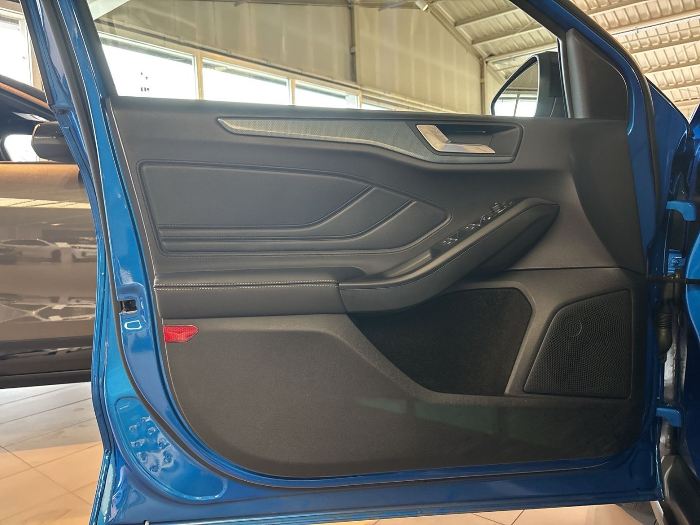 Fahrzeugabbildung Ford Focus Turnier Active Vignale 1.0 EcoBoost Mild-H