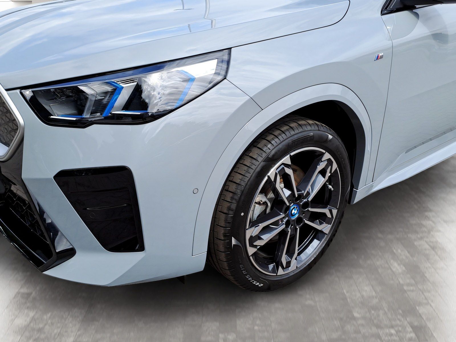 BMW iX2 - Bild 12