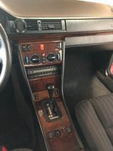 Mercedes-Benz 230 CE 2. Hand Oldtimerzulassung - Mercedes-Benz 230: Ce