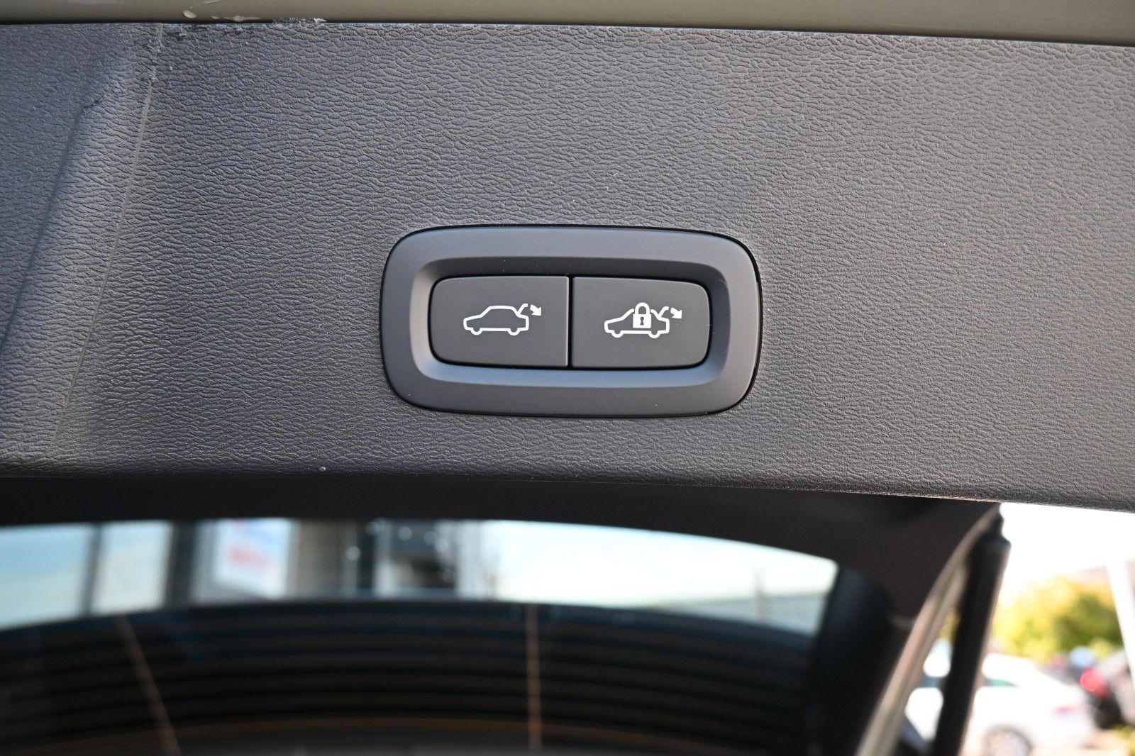 Fahrzeugabbildung Volvo XC40 B4 DKG Plus Dark*FSHZG*360°*ACC*Allwetter*