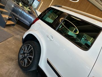 Skoda Yeti Adventure *TÜV*Xenon*Scheckheftgepfl.*Navi*