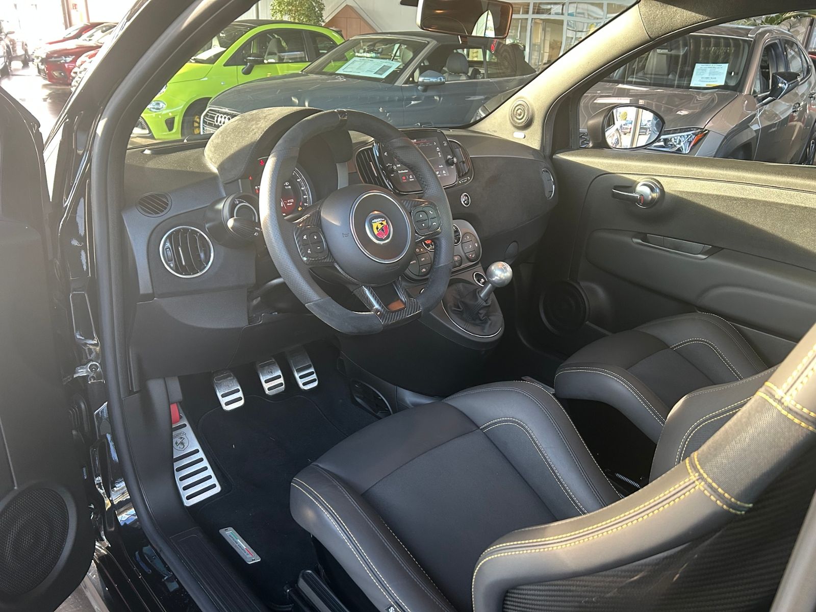 Fahrzeugabbildung Abarth 695 75 Anniversario 1.4 T-Jet BEATS
