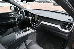 Fahrzeugabbildung Volvo XC60 B4 B R-Design*LED*STHZ*CAM*H&K*IntelliSafe