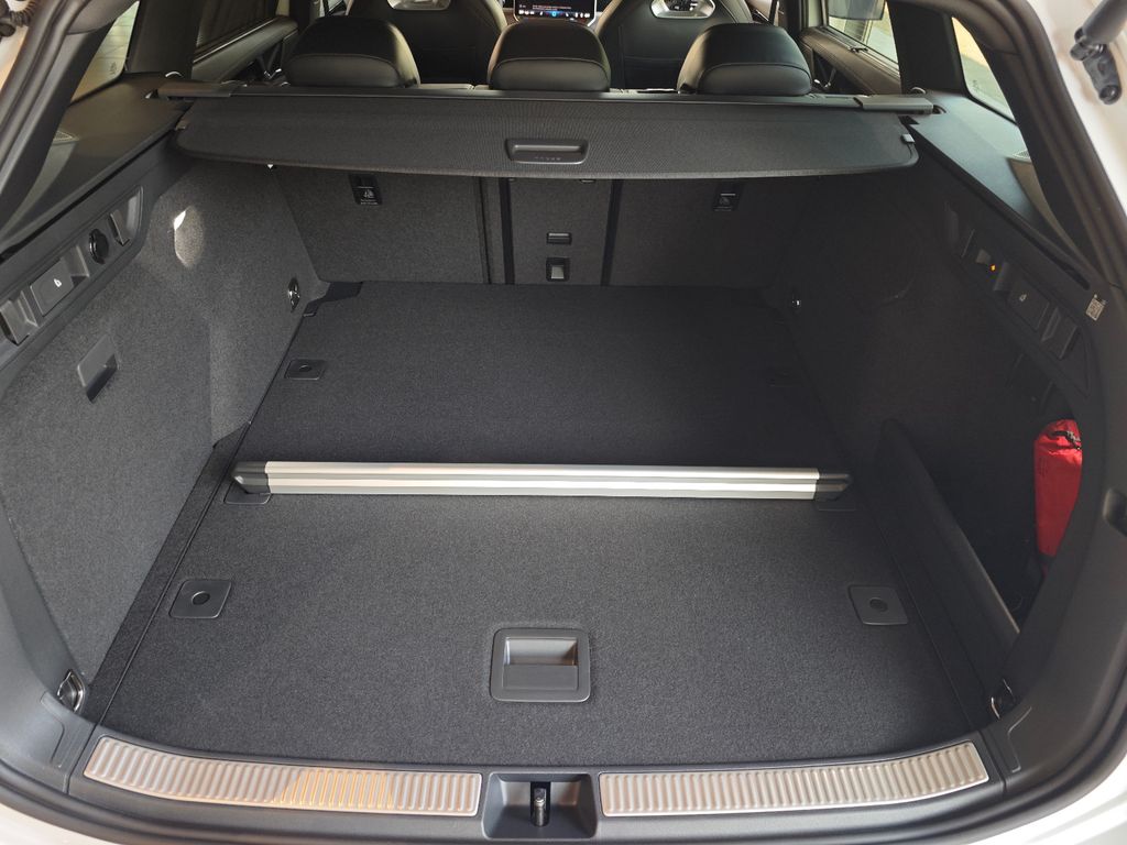 VW Passat R-Line Black Style DSG #AHK #DCC #Head-UP VW Passat R-Line Black Style DSG #AHK #DCC #Head-UP