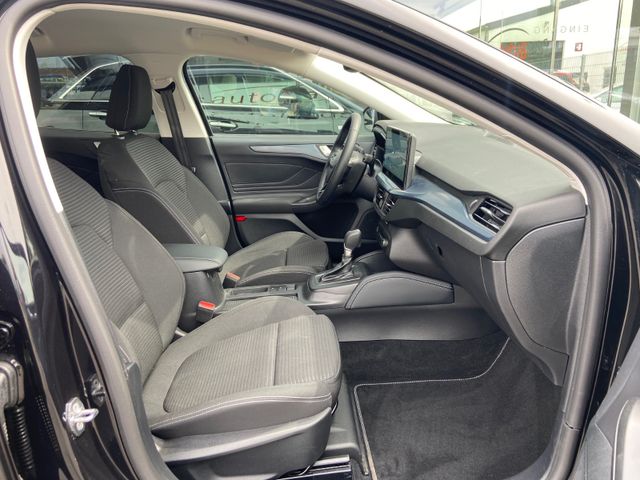 Fahrzeugabbildung Ford Focus Turnier Active X Autom., NAVI+RFK*PDC*LED