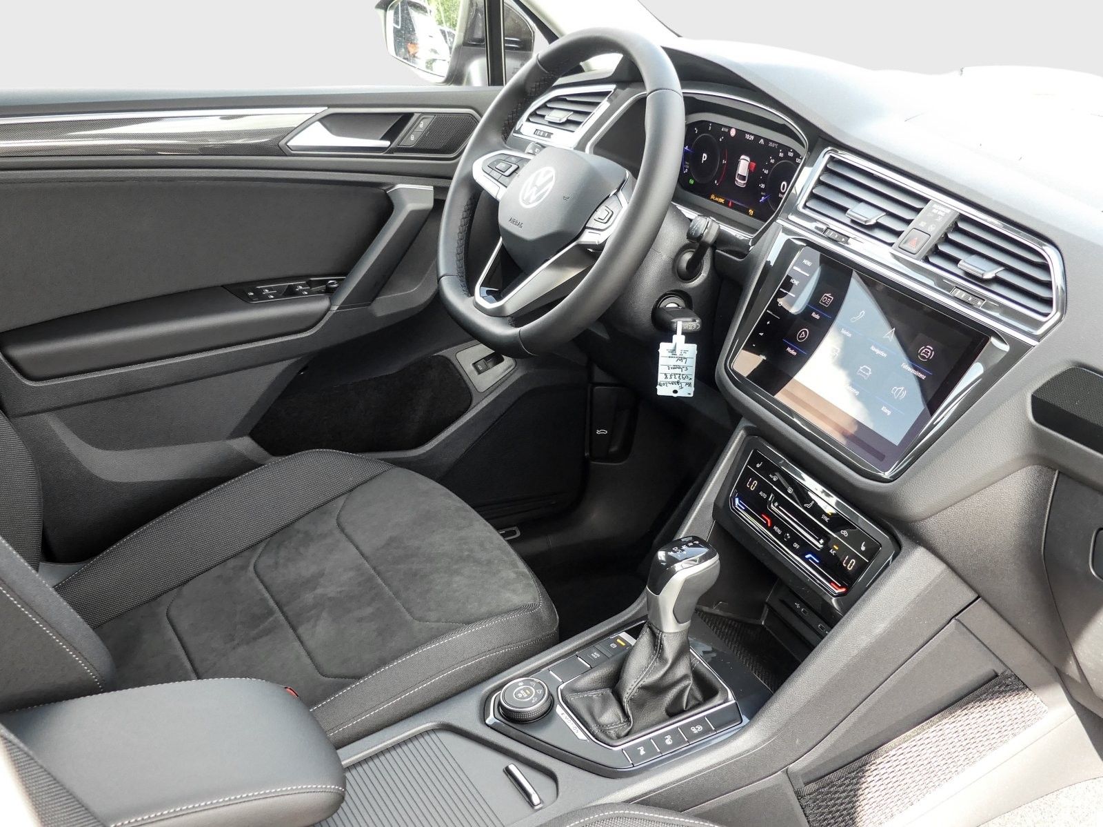 Volkswagen Tiguan Elegance 2.0 TDI DSG 4M. IQ.Light Trailer imagem 3
