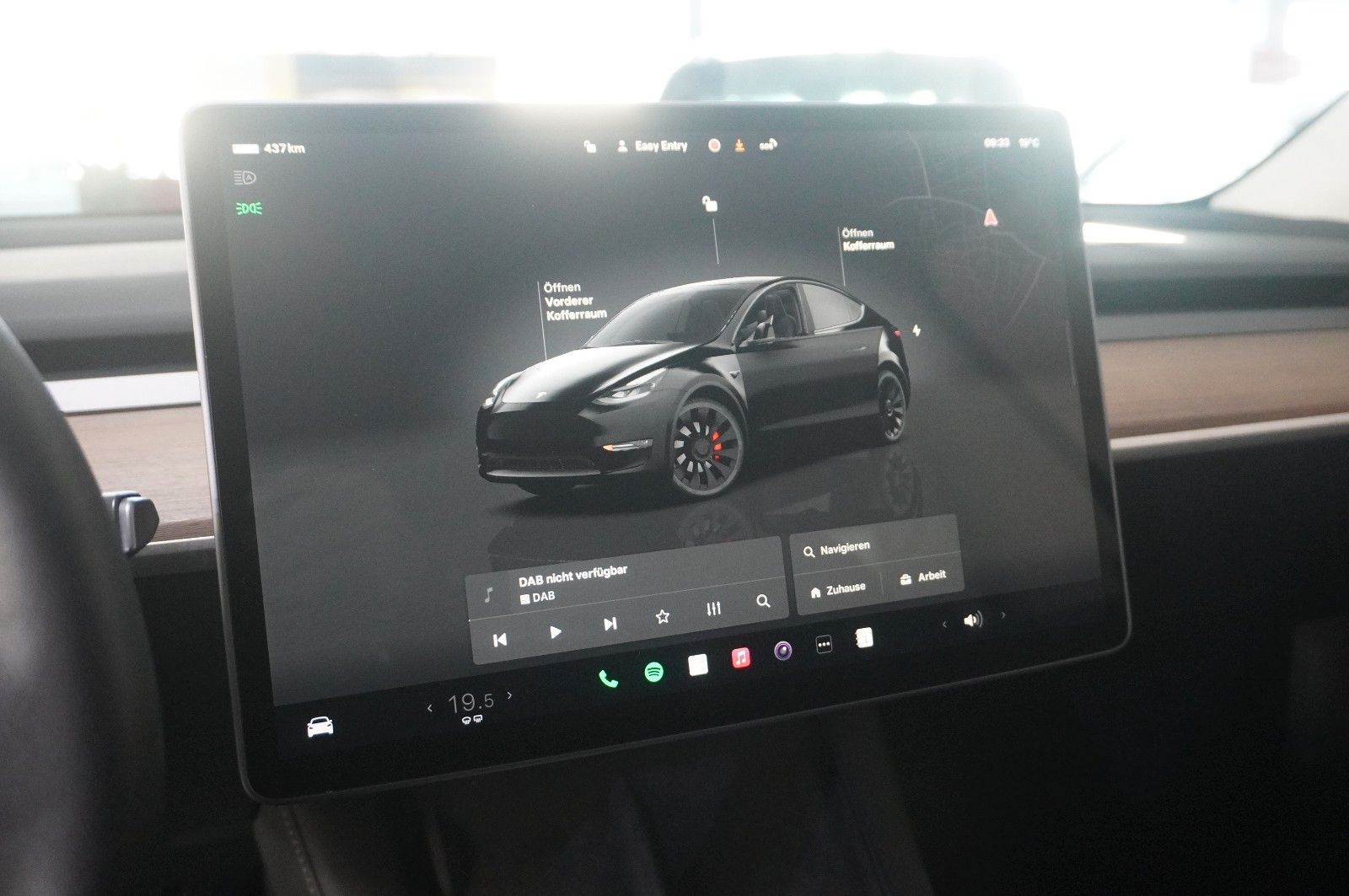 Fahrzeugabbildung Tesla Model Y PERFORMANCE DUAL-MOTOR NAVI/LED/DAB/AHK