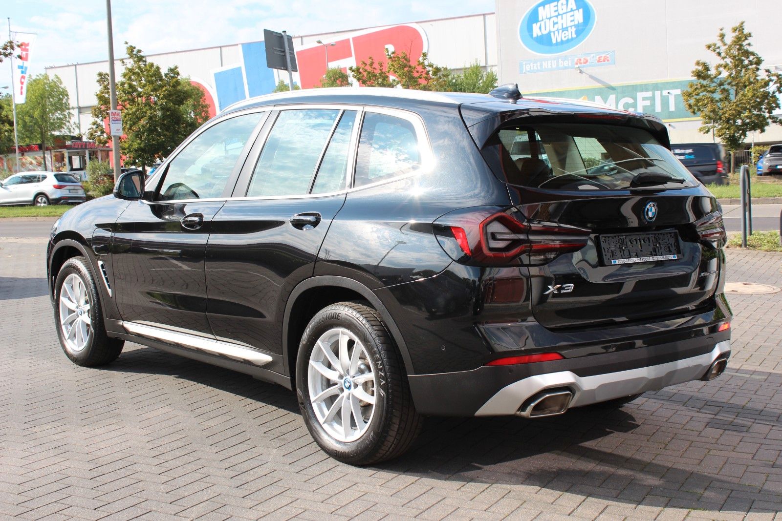 BMW X3 xDrive 30 e Laser Pano ACC HuD AHK Live-C. + foto 6