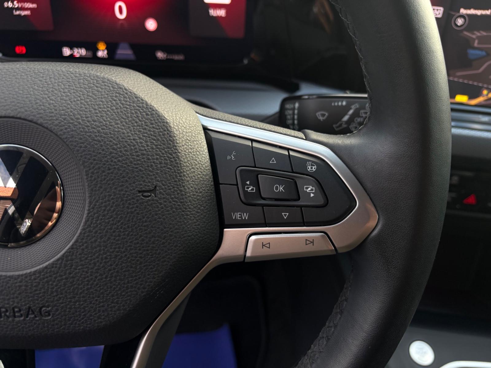 Volkswagen Golf VIII Lim. Active StHz/HuD/Kamera/ACC/Ambien, миниатюра 23