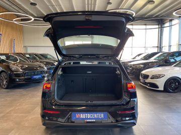 Volkswagen Golf VIII Lim. Life *FAHRSCHULAUTO*LED*AHK*ACC*