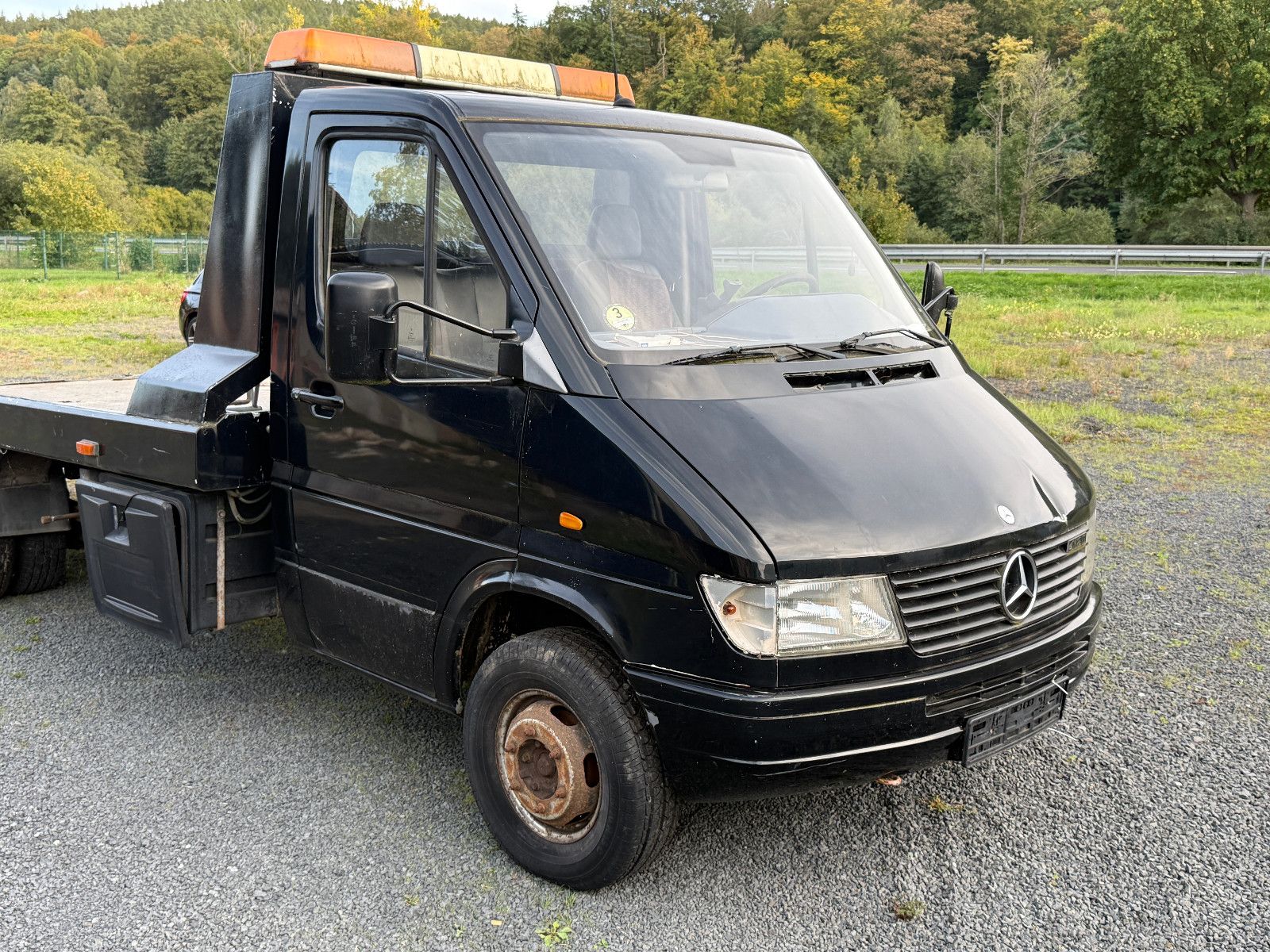 Fahrzeugabbildung Mercedes-Benz Sprinter 412 D Abschleppwagen Klima 3-Sitzer