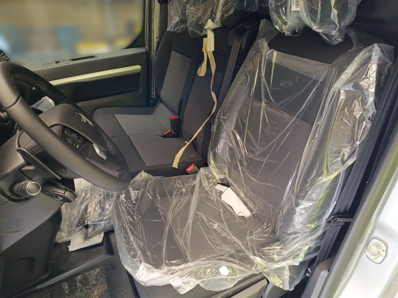 Fahrzeugabbildung Opel Vivaro Cargo L 2.0 Diesel Automatik