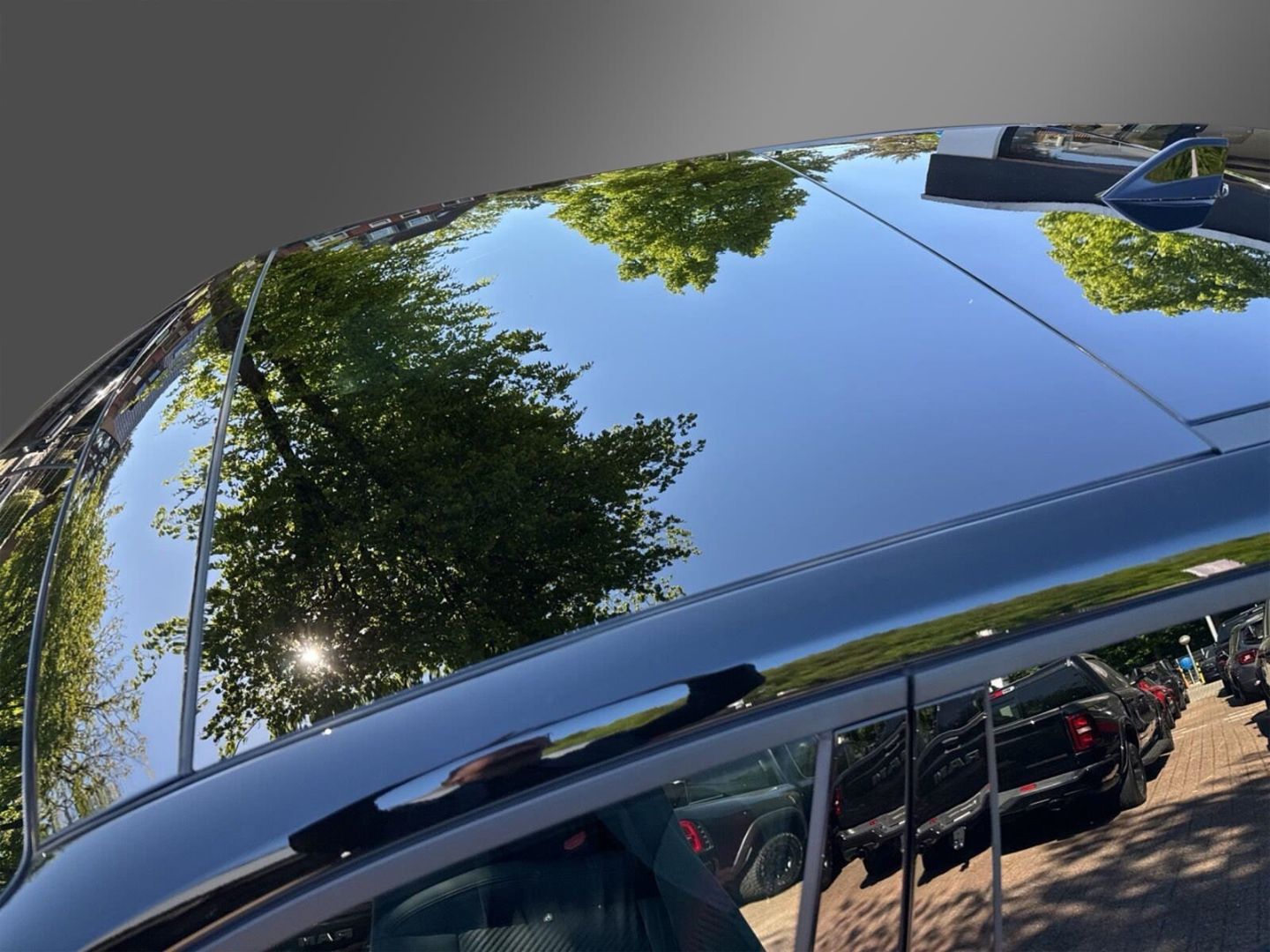 Fahrzeugabbildung Alfa Romeo Junior Elettrica SPECIALE- Panoramadach - sofort