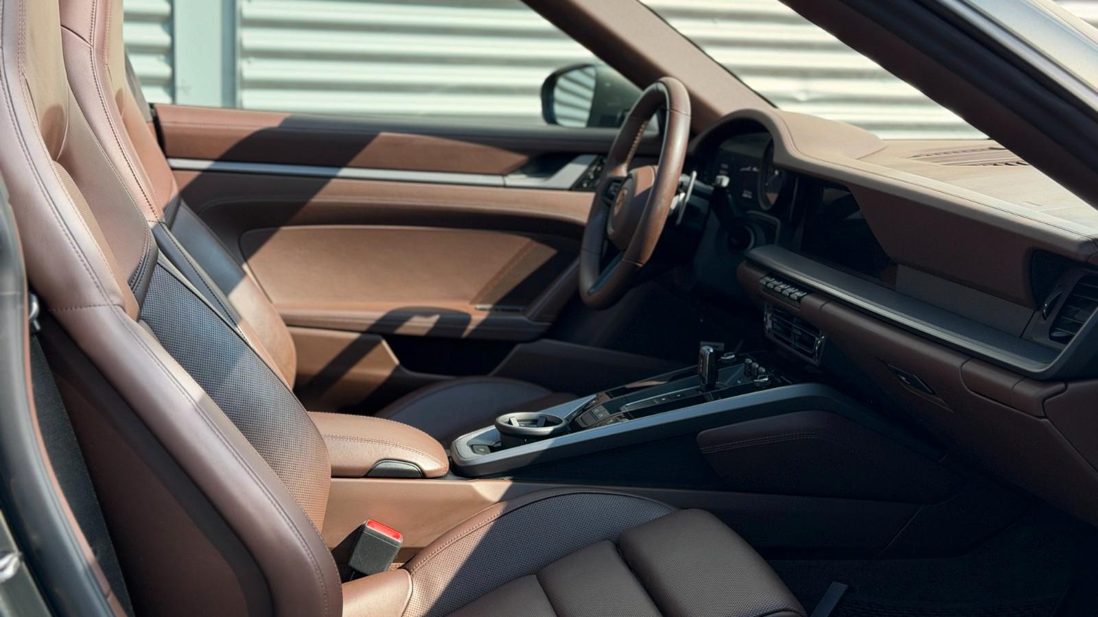 Porsche 992 Carrera 4 Targa Techart - Performance