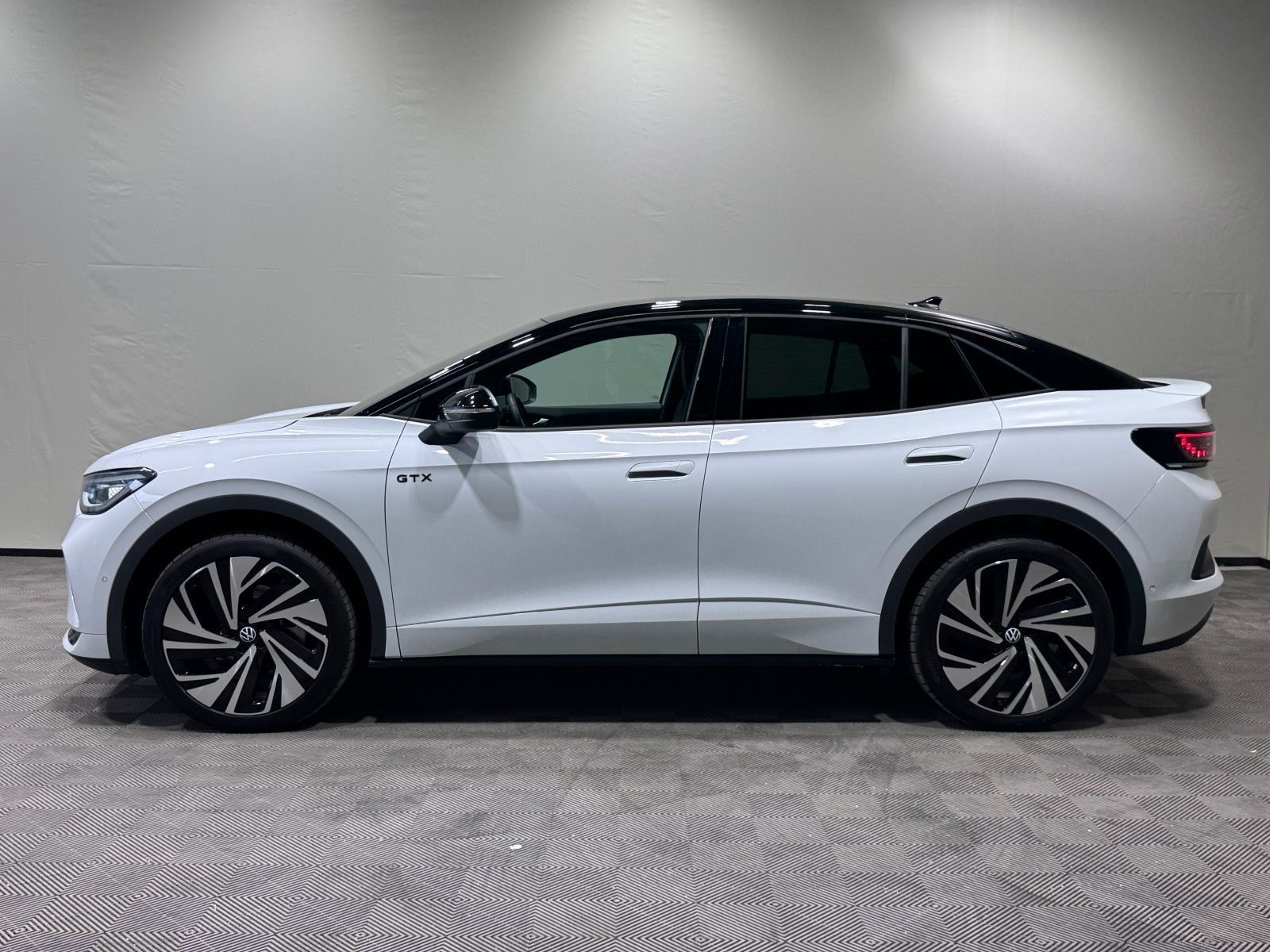 Volkswagen ID.5 GTX MATRIX NAVI PANO HUD 360°KAMERA AHK foto 3