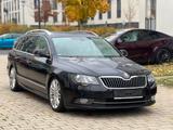 Skoda Superb Combi 3.6 DSG 4x4 *Panorama*Sound*Leder* - Skoda Superb: 3.6