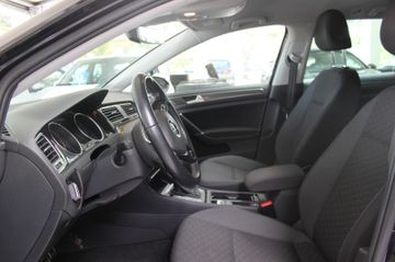 Volkswagen Golf - 5