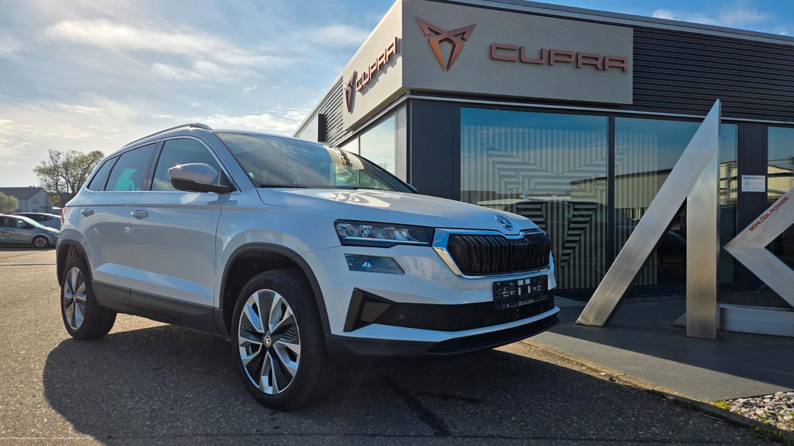 Skoda Karoq Ambition 1.5 TSI DSG /Panorama / ACC / 18"
