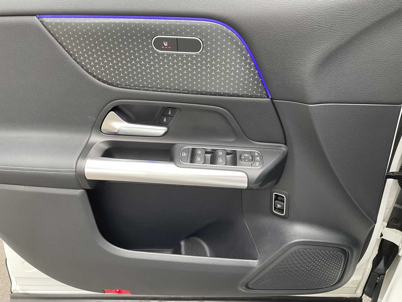 Fahrzeugabbildung Mercedes-Benz GLA 220 4M 8G Progressive R-Kamera +Distr+Ambien
