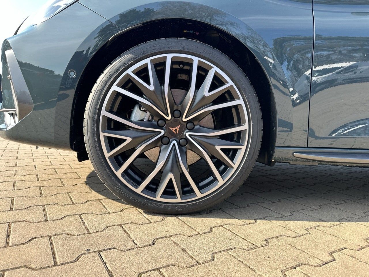 Fahrzeugabbildung CUPRA Leon Sportstourer 1.5 eTSI -Gang-DSG