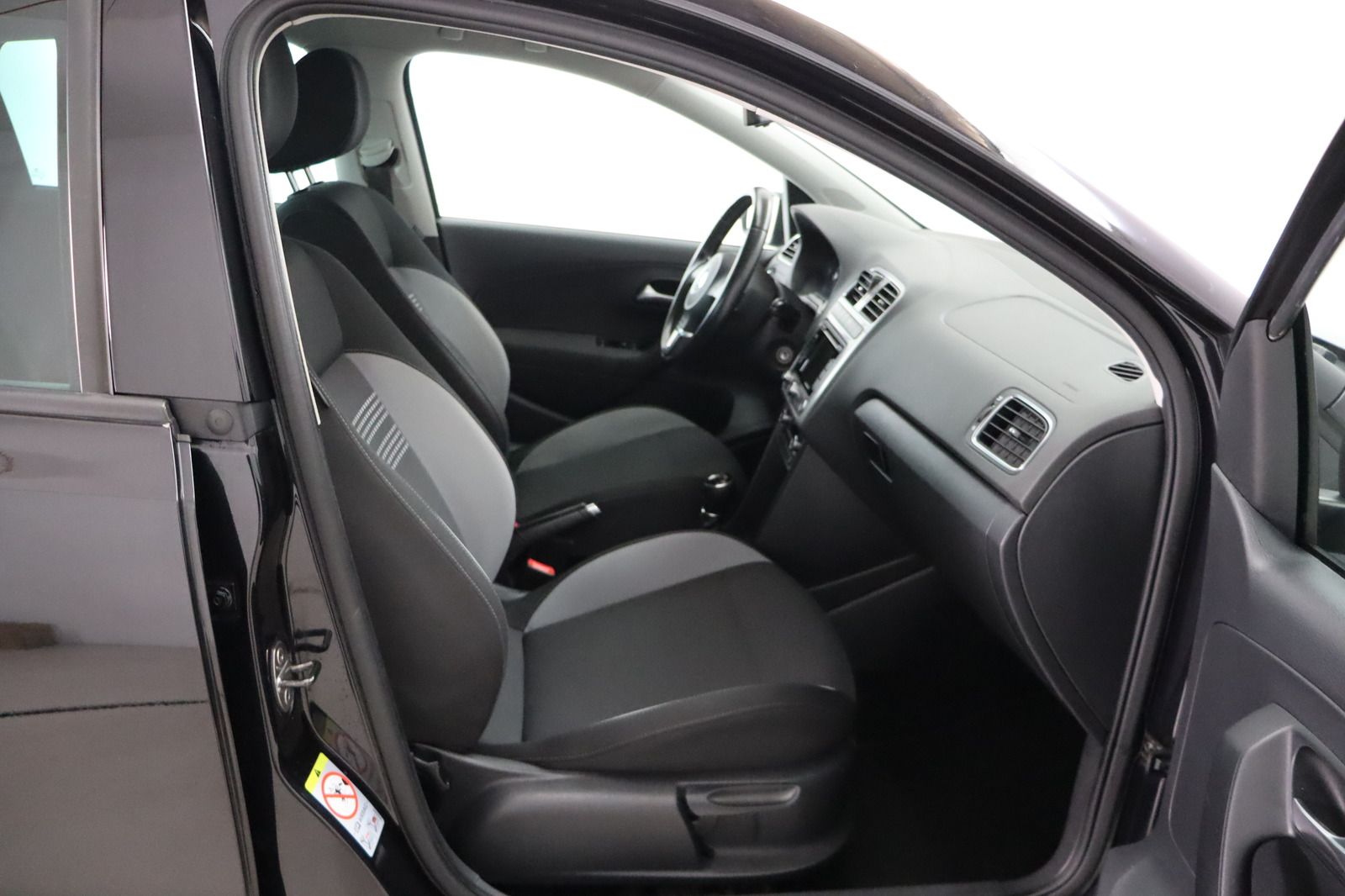 Fahrzeugabbildung Volkswagen Polo 1.2 Life Klimaaut. * SHZ * Alu * LED