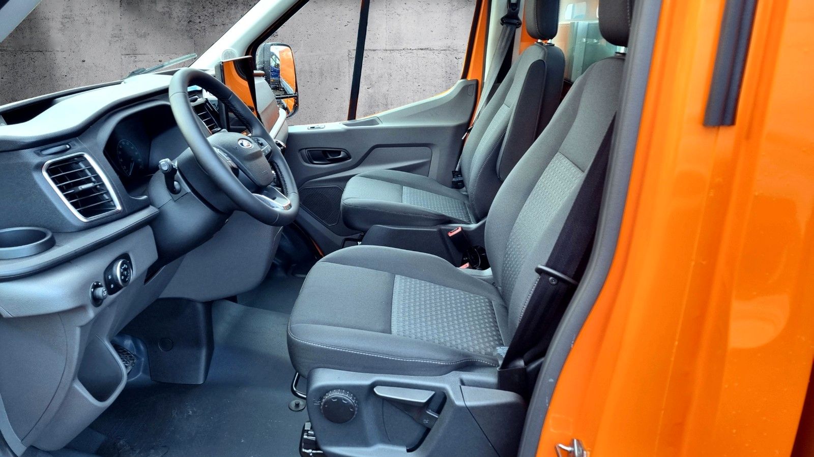 Fahrzeugabbildung Ford Transit Pritsche 350 L3 Einzelkabine Trend