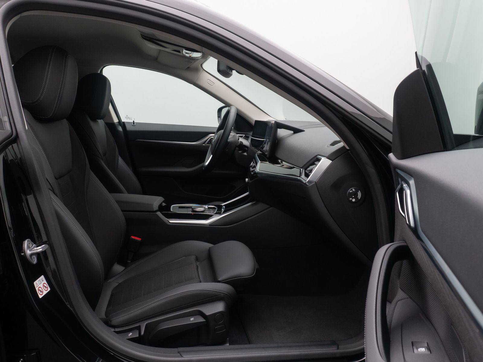 Fahrzeugabbildung BMW i4 eD35 GC Kamera DAB GeschwindigReg Widscreen