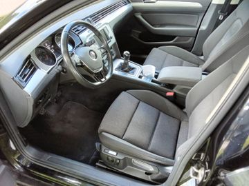 Volkswagen Passat Variant - 11