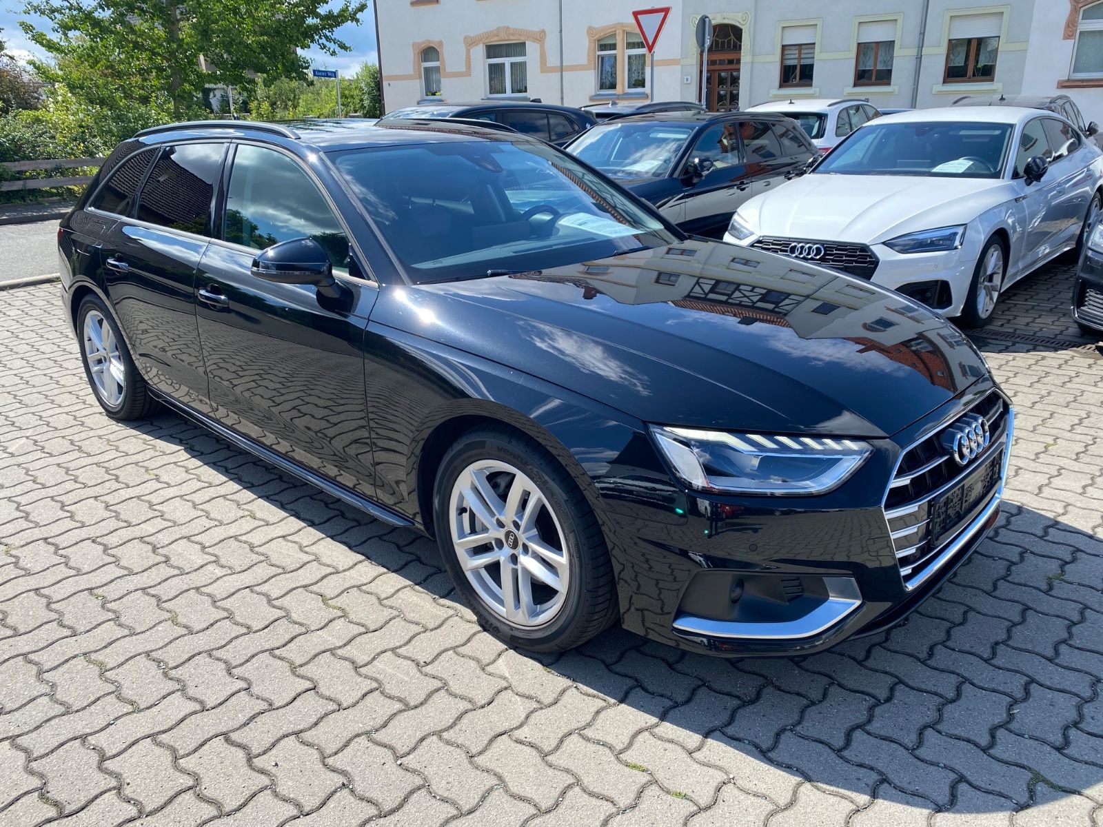 Audi A4 - 1