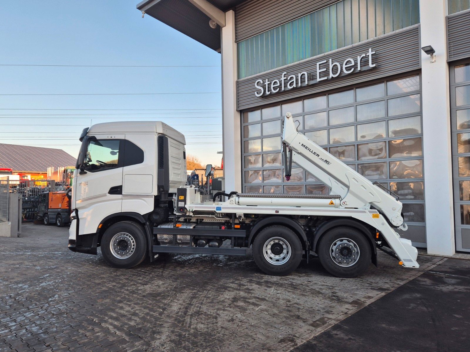 Fahrzeugabbildung Iveco X-Way 460 6x2 Absetzkipper Meiller AK16