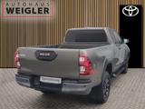 Toyota Hilux Extra Cab 2.8 Invincible 4x4 Automatik  - Toyota Hilux Gebrauchtwagen in Köln