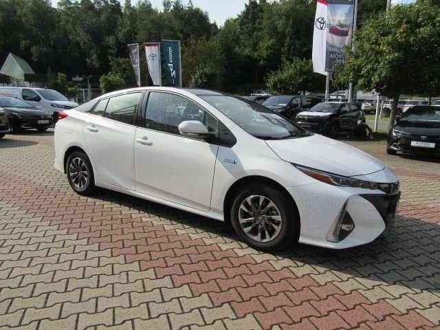 Fahrzeugabbildung Toyota Prius Plug-in Hybrid mit Solar-Dach
