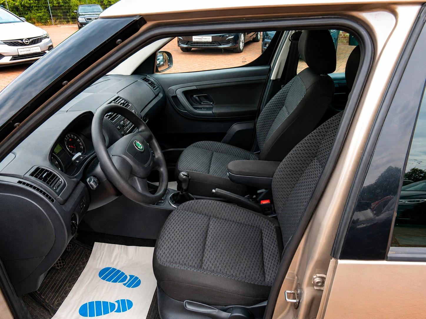 Skoda Roomster 2011 — photo 14