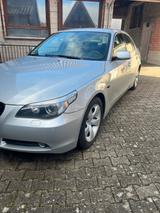 BMW E60 520i - BMW 520: 520i E60