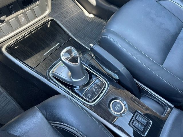 Fahrzeugabbildung Mitsubishi Outlander PHEV Top 4WD 360° AHK Leder DAB Schieb