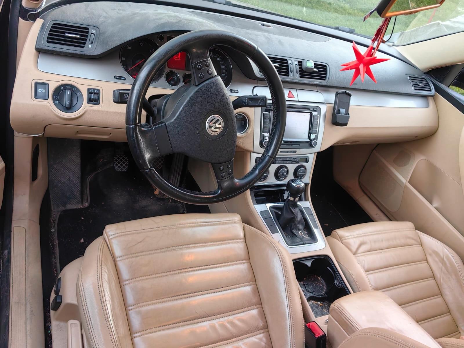 Volkswagen Passat 2008 — салон