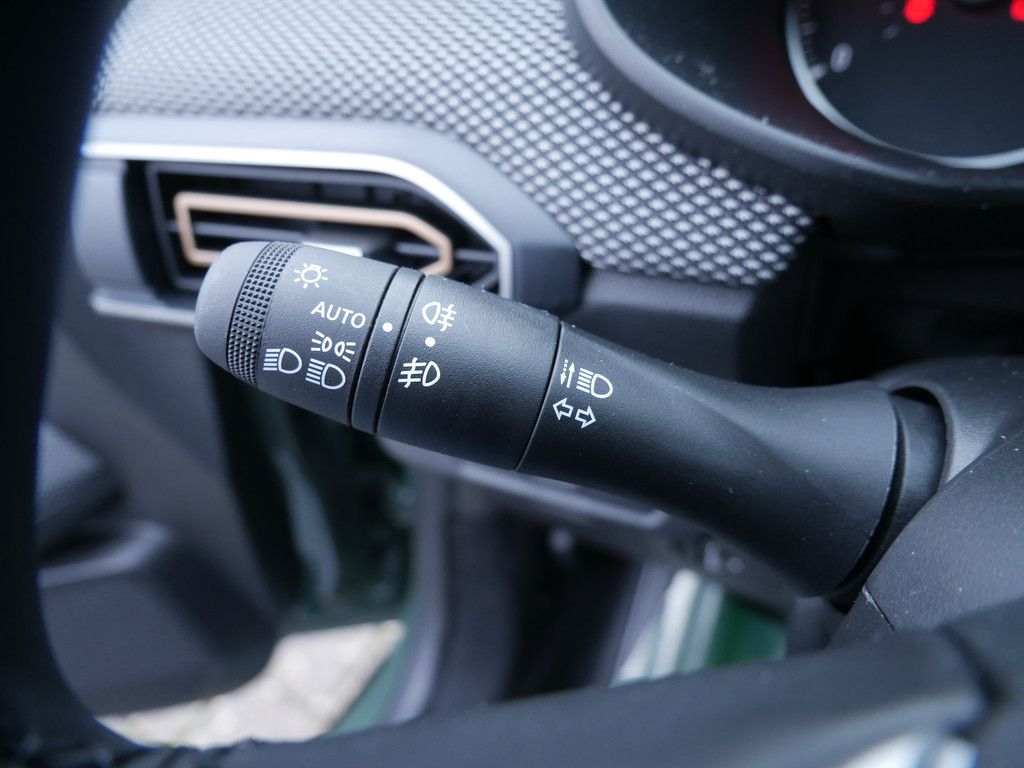 Fahrzeugabbildung Dacia Sandero Stepway Expression TCe 90