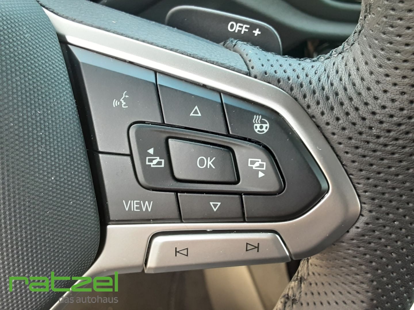 Fahrzeugabbildung Volkswagen T-Roc R-Line 1.5TSI DSG AHK+LED+Kamera+PDC+ACC