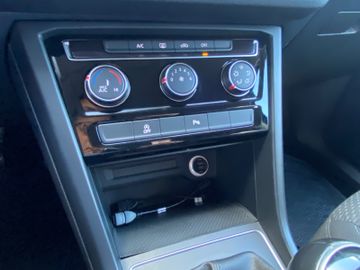Bild 14 VW TOURAN COMFORTLINE AHK ANDROID