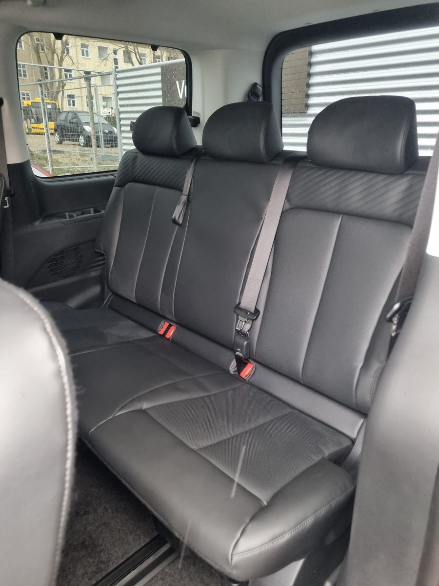 Fahrzeugabbildung Hyundai Staria 2.2 CRDi PRIME 9-Sitzer 2WD PANO ParkP.