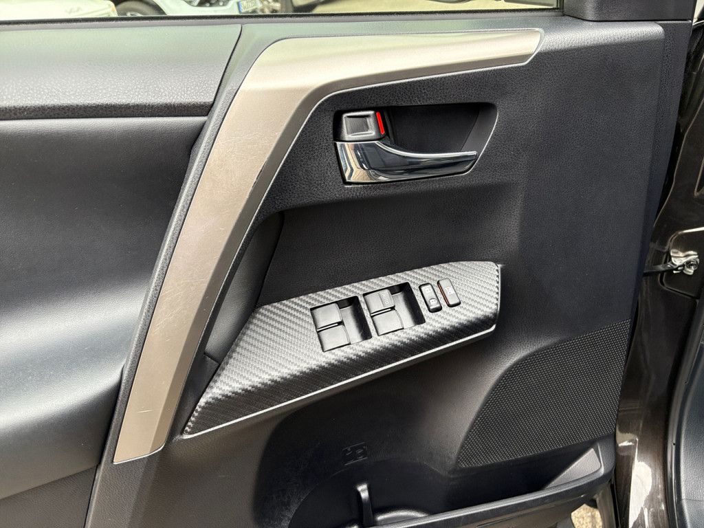 Fahrzeugabbildung Toyota RAV4