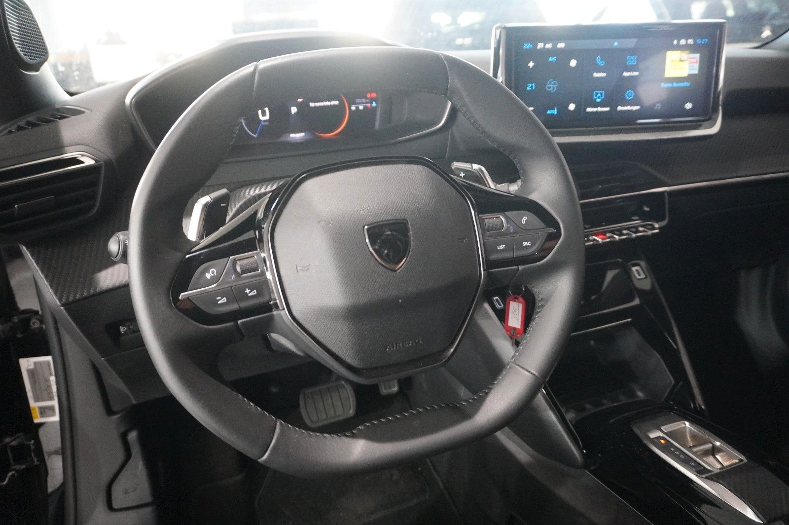 Fahrzeugabbildung Peugeot 2008 1.2 HYBRID ALLURE E-DSC NAVI/LED/SPORT/VIRT