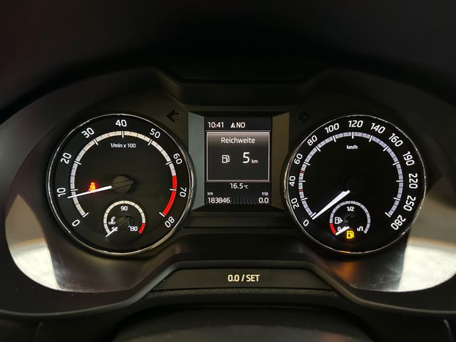 MYAUTOCENTER – Gebraucht- und Jahreswagen mit Werkstattservice in Pfaffenhofen Skoda Octavia Combi RS *1. Hand*Klima*Navi*Xenon*BT*