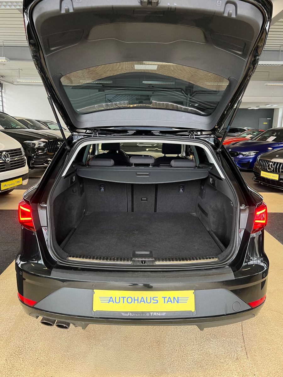 Fahrzeugabbildung SEAT Leon ST FR *AMBIENTE*KAMERA*CARPLAY*