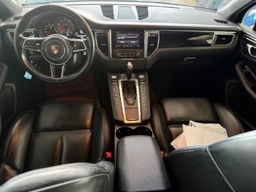 Porsche Macan - 10