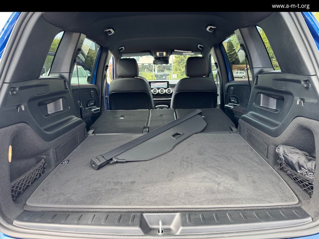 MERCEDES-BENZ GLB 250