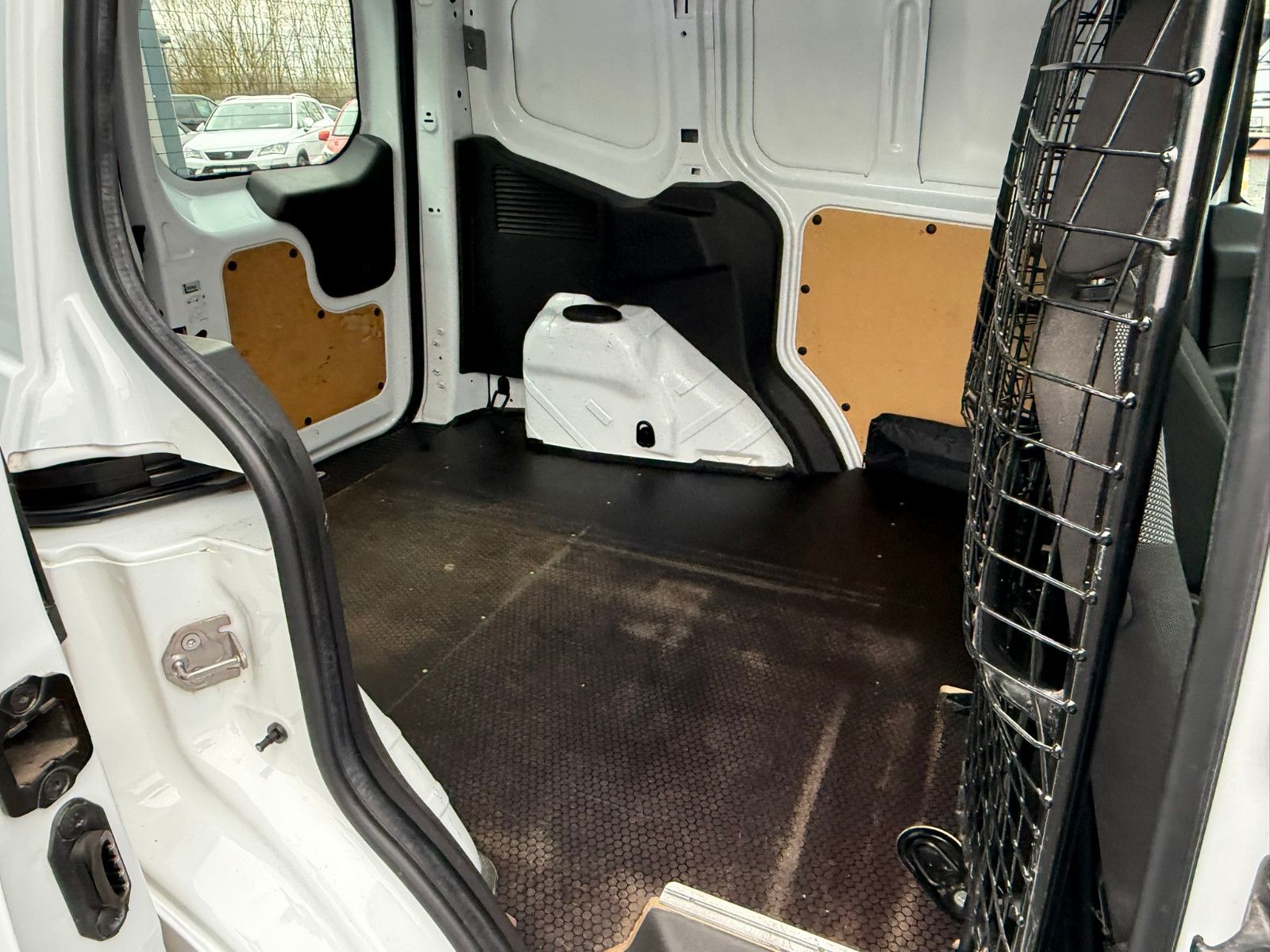 Fahrzeugabbildung Ford Transit Courier Basis AHK ZV SERVO FLÜGELTÜREN