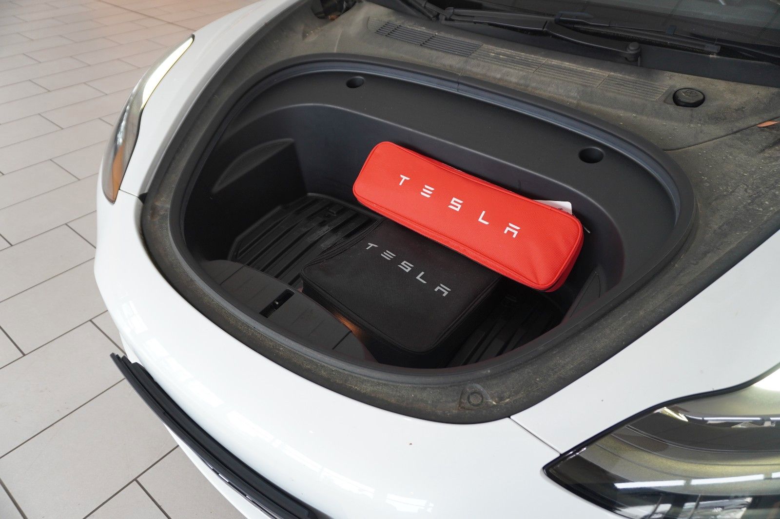 Fahrzeugabbildung Tesla Model 3 LONGRANGE DUAL-MOTOR NAVI/KAMERA/DAB/AMD