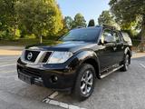 Nissan Navara Pickup Double Cab PLATINUM 4X4 - Nissan Navara aus 2013