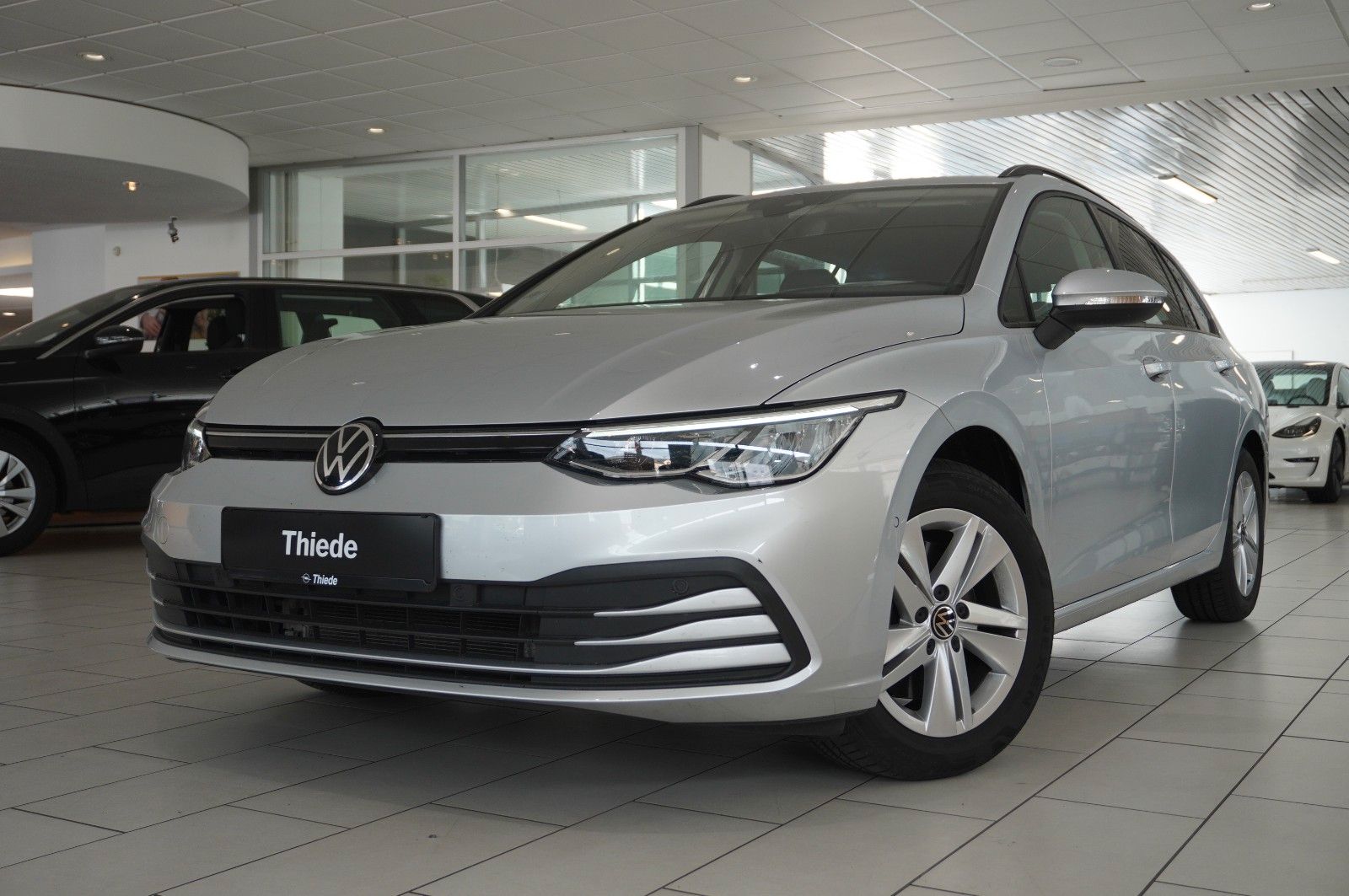 Fahrzeugabbildung Volkswagen Golf VIII Variant 2.0 TDI LIFE NAVI/LED/KAMERA